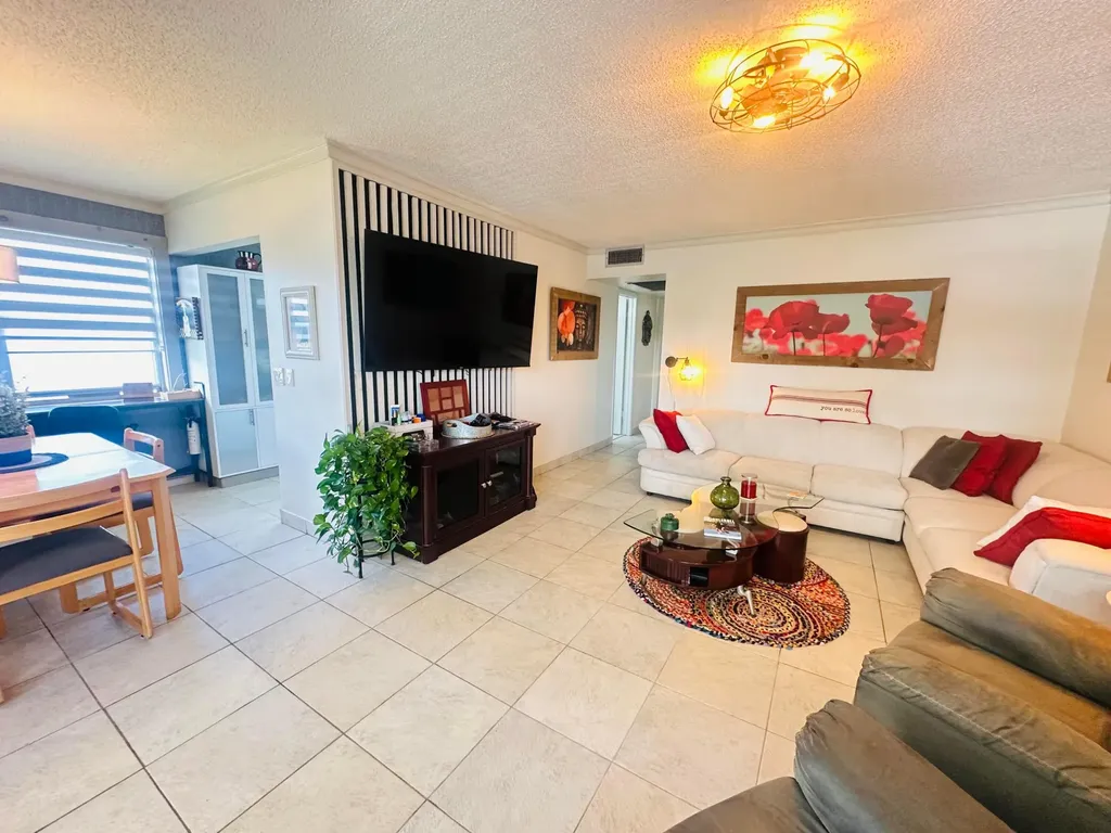 200 Ventnor L Deerfield Beach FL 33442