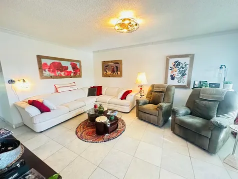 200 Ventnor L Deerfield Beach FL 33442