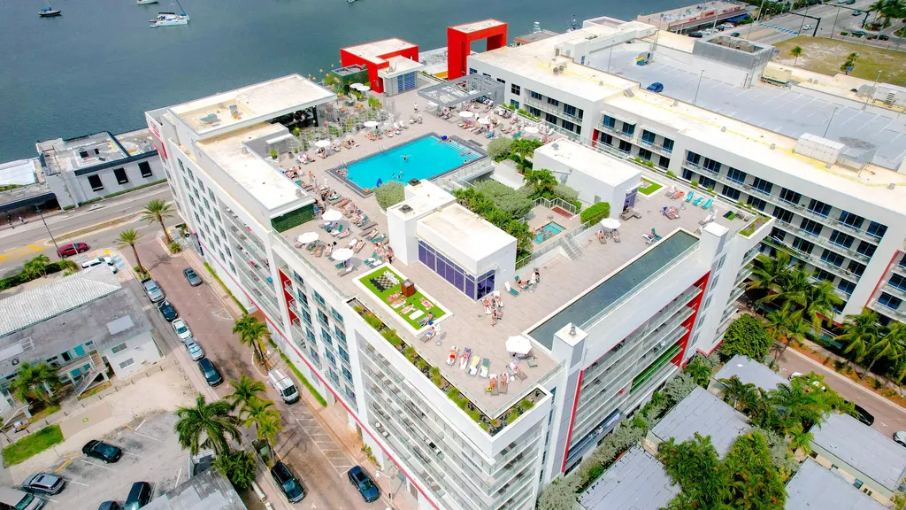 777 N Ocean Drive Hollywood FL 33019