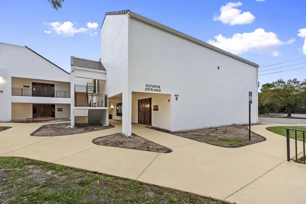 900 SE Ocean Boulevard Stuart FL