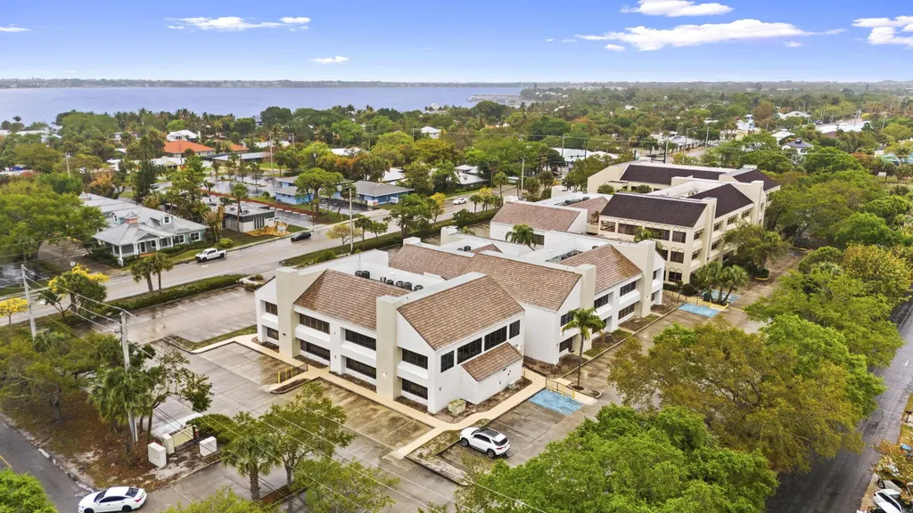 900 SE Ocean Boulevard Stuart FL