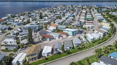 802 Nettles Boulevard Jensen Beach FL 34957