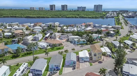802 Nettles Boulevard Jensen Beach FL 34957