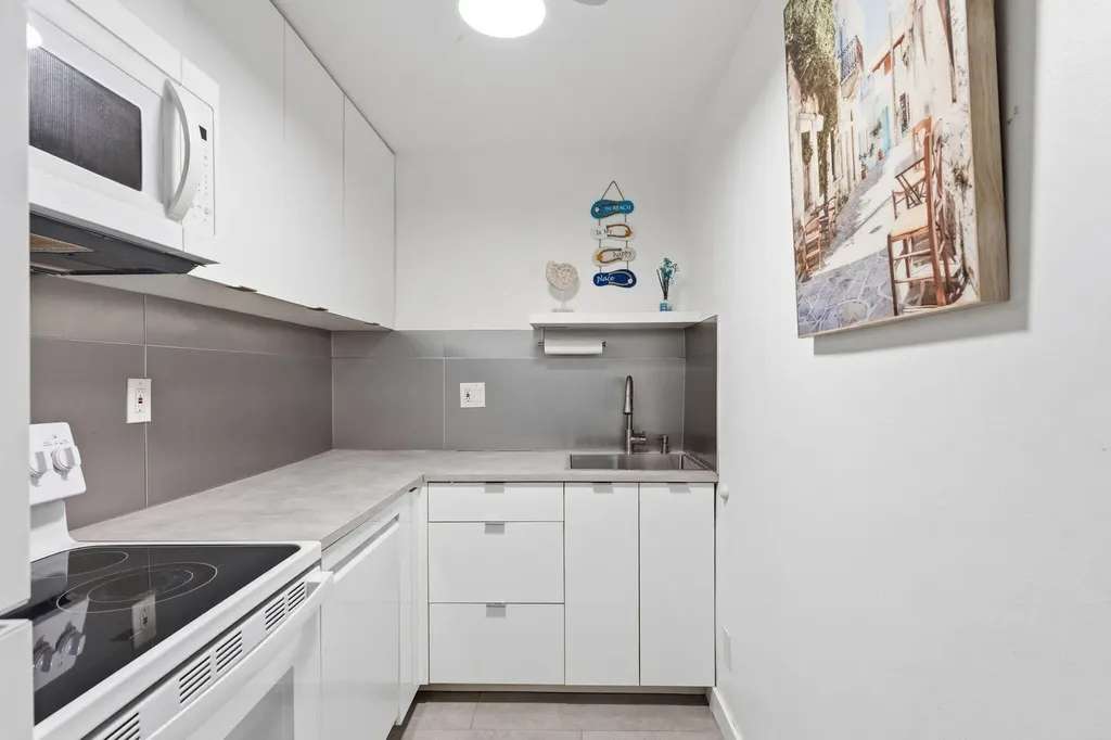 3000 Riomar Street Fort Lauderdale FL 33304