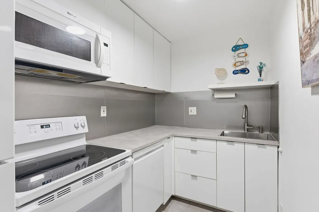 3000 Riomar Street Fort Lauderdale FL 33304