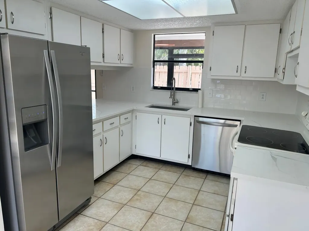 102 Sherwood Circle Jupiter FL 33458