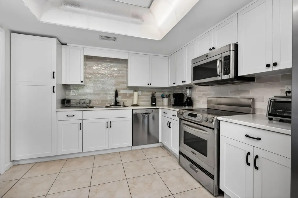 479 Brackenwood Lane N Palm Beach Gardens FL 33418