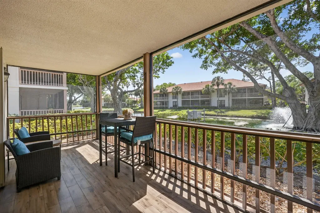 479 Brackenwood Lane N Palm Beach Gardens FL 33418