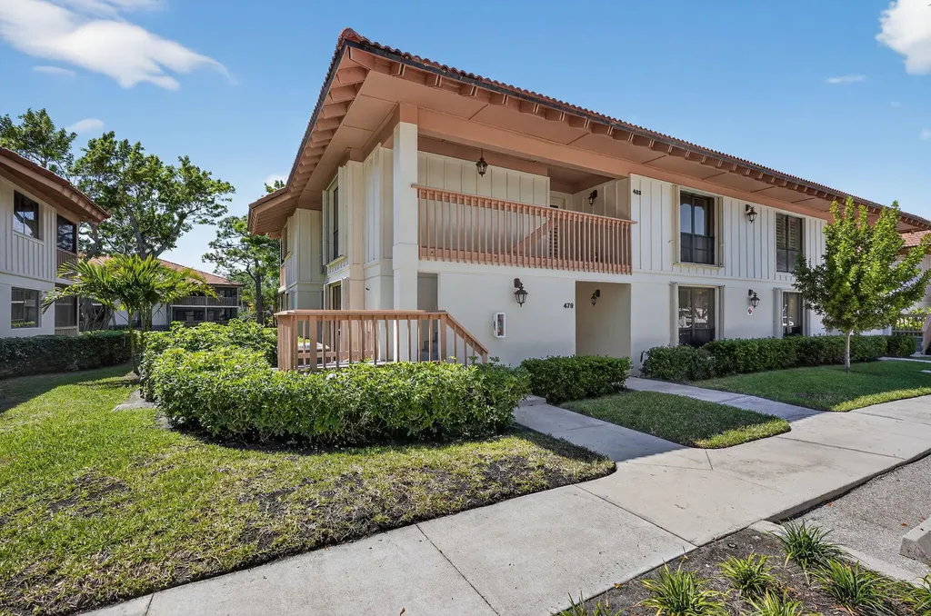 479 Brackenwood Lane N Palm Beach Gardens FL 33418