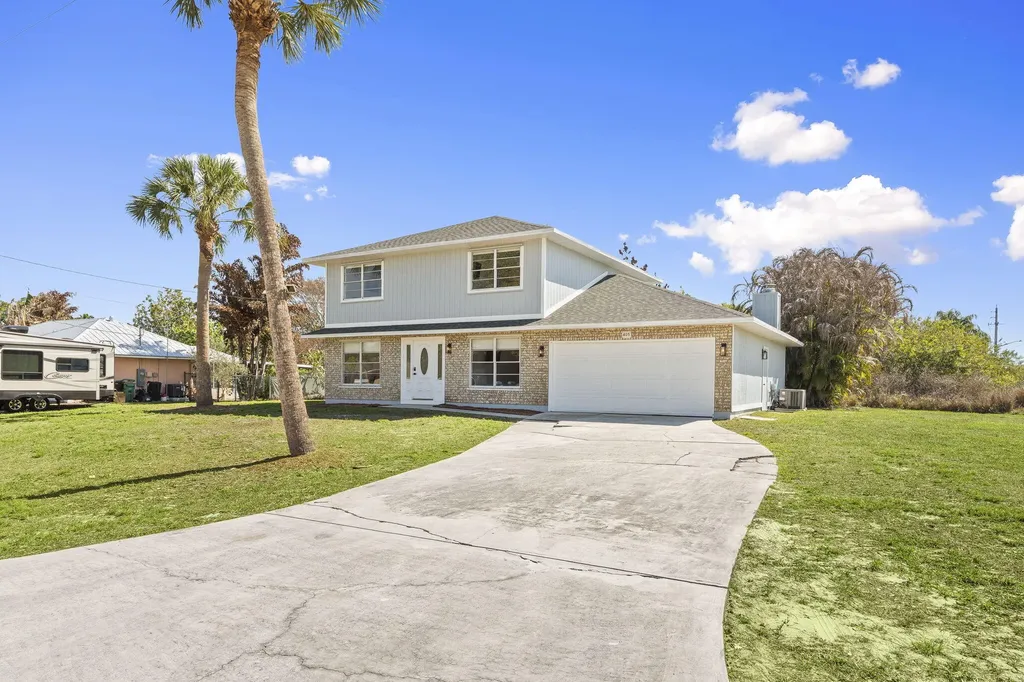 405 NE Midvale Street Port St Lucie FL 34983