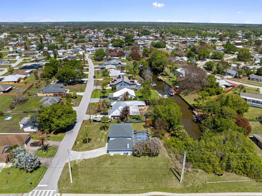 405 NE Midvale Street Port St Lucie FL 34983