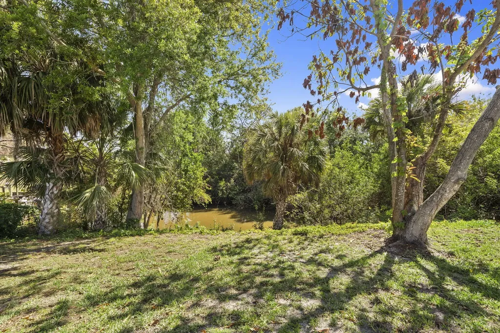 405 NE Midvale Street Port St Lucie FL 34983