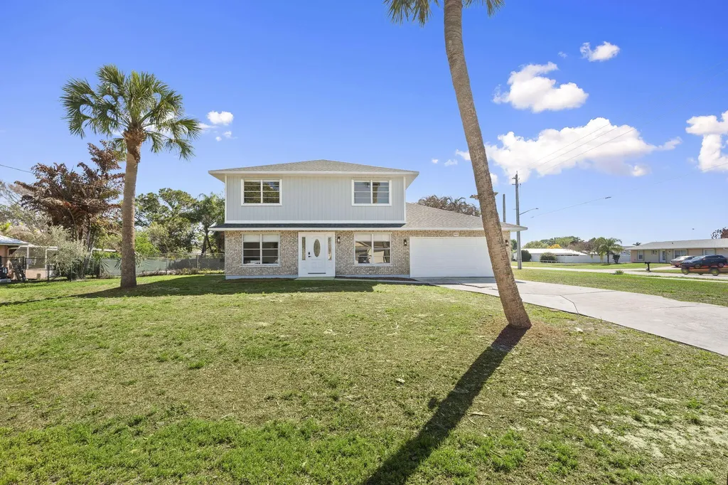 405 NE Midvale Street Port St Lucie FL 34983