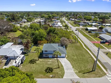 405 NE Midvale Street Port St Lucie FL 34983