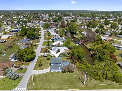 405 NE Midvale Street Port St Lucie FL 34983