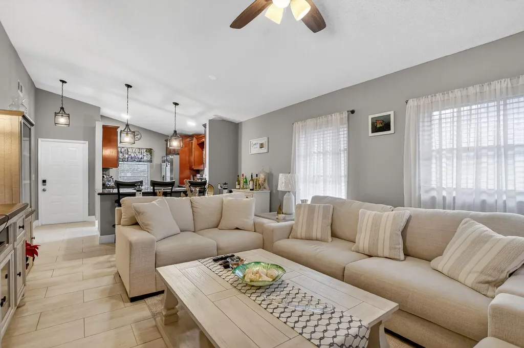 8081 Springtree Road Boca Raton FL 33496