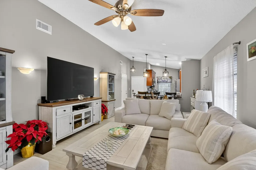 8081 Springtree Road Boca Raton FL 33496