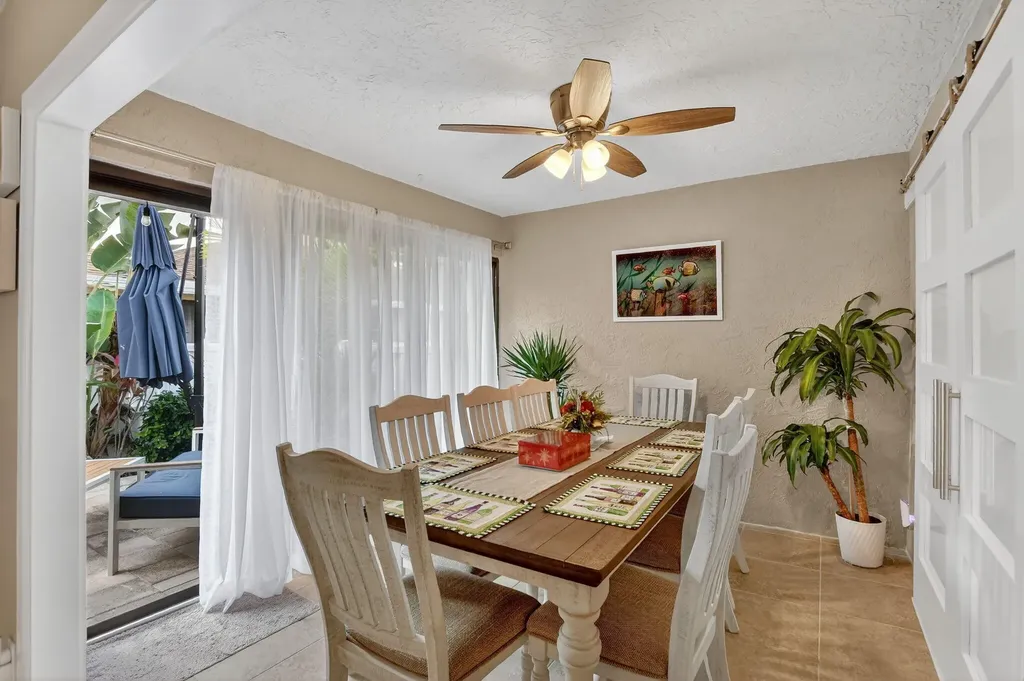 8081 Springtree Road Boca Raton FL 33496