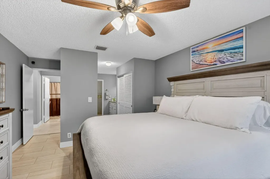 8081 Springtree Road Boca Raton FL 33496