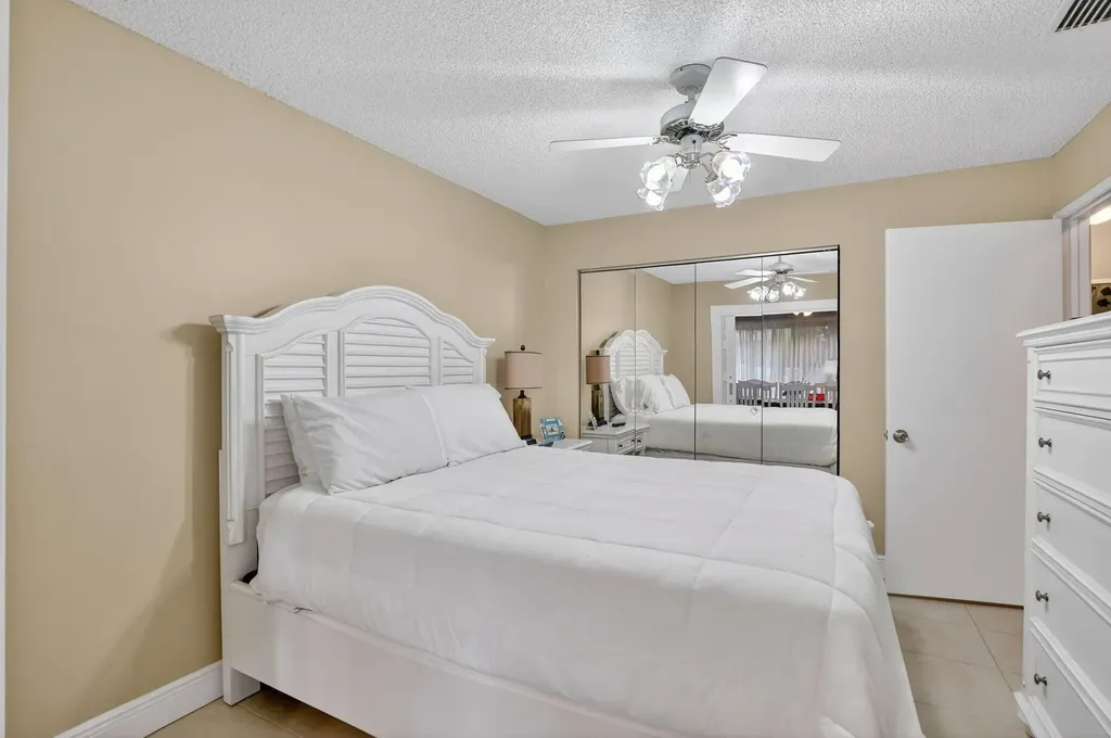 8081 Springtree Road Boca Raton FL 33496