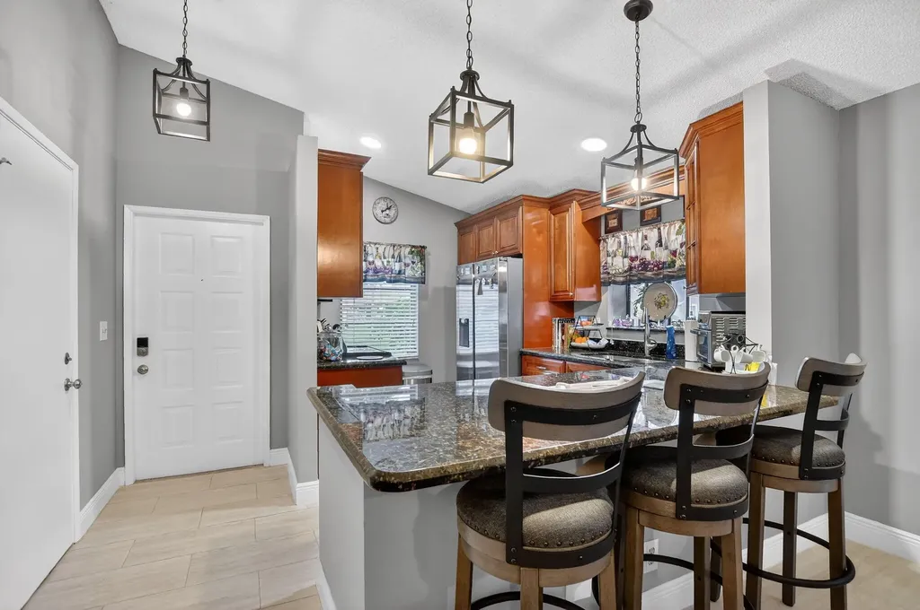 8081 Springtree Road Boca Raton FL 33496