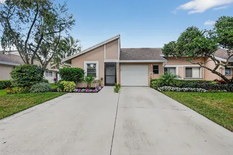 8081 Springtree Road Boca Raton FL 33496