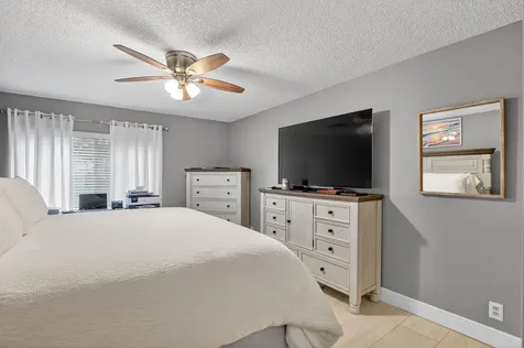 8081 Springtree Road Boca Raton FL 33496