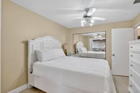 8081 Springtree Road Boca Raton FL 33496