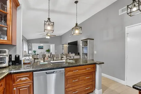 8081 Springtree Road Boca Raton FL 33496