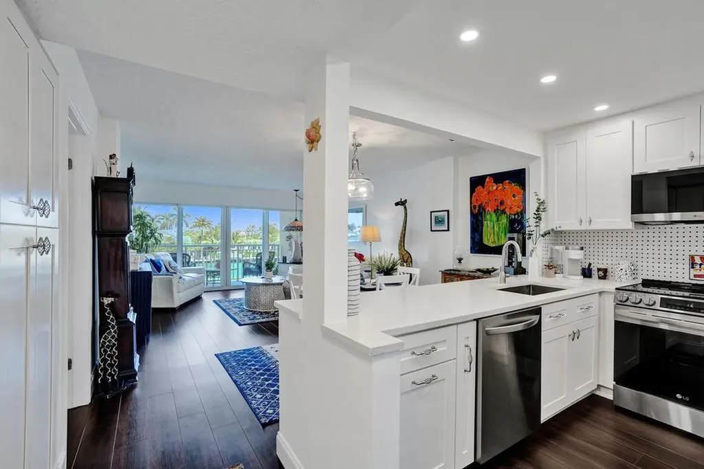 2611 N Riverside Drive Pompano Beach FL 33062