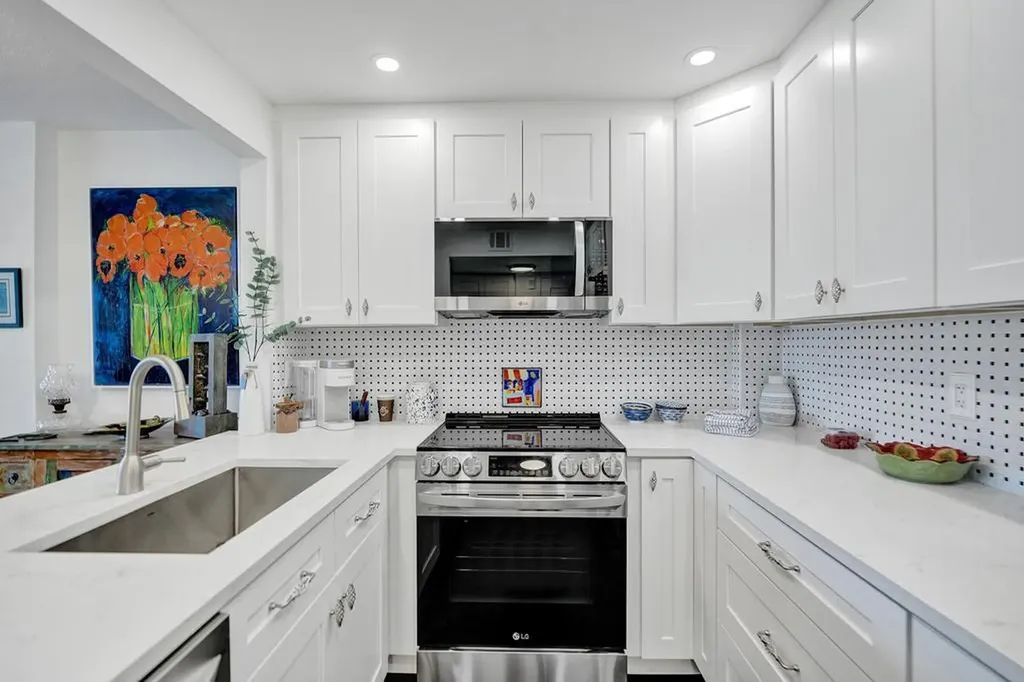 2611 N Riverside Drive Pompano Beach FL 33062
