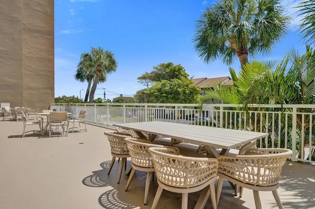 2611 N Riverside Drive Pompano Beach FL 33062