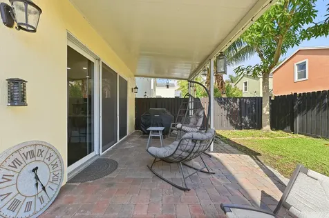 3221 Johns Place Palm Springs FL 33461