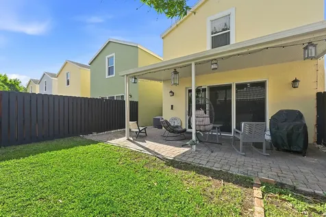 3221 Johns Place Palm Springs FL 33461