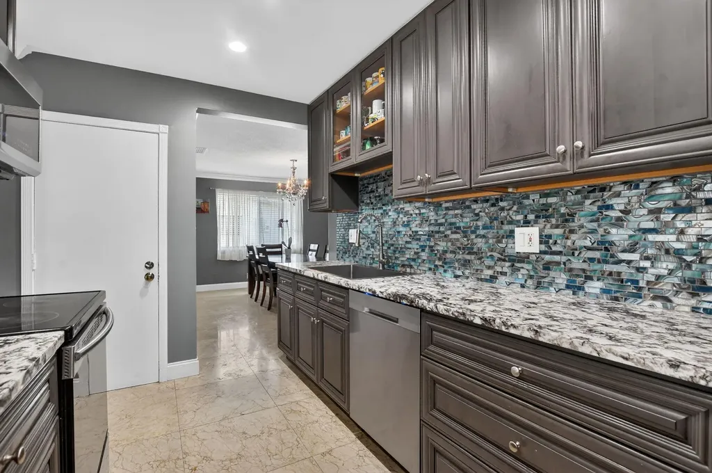 257 SW 5th Street Boca Raton FL 33432
