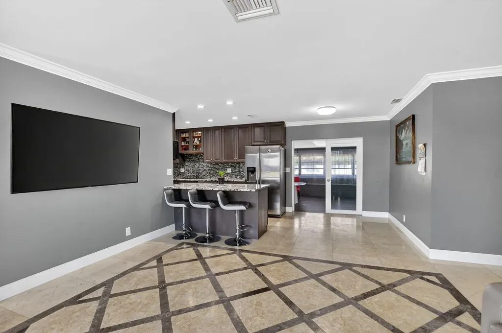257 SW 5th Street Boca Raton FL 33432