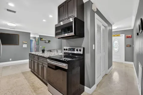 257 SW 5th Street Boca Raton FL 33432