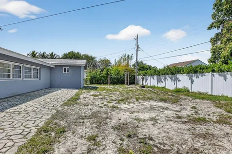257 SW 5th Street Boca Raton FL 33432