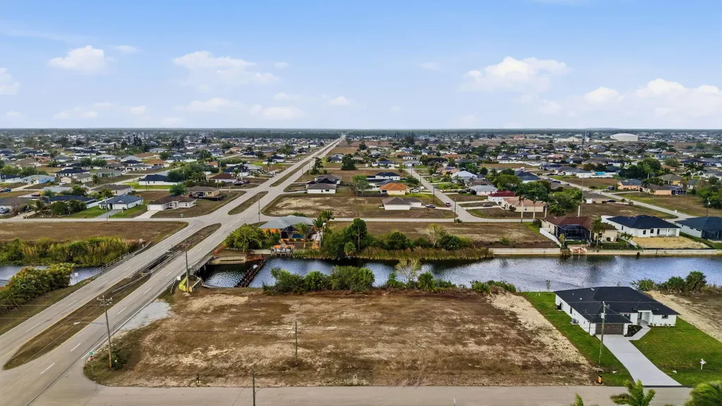 1525 NW 17th Street Cape Coral FL 33993