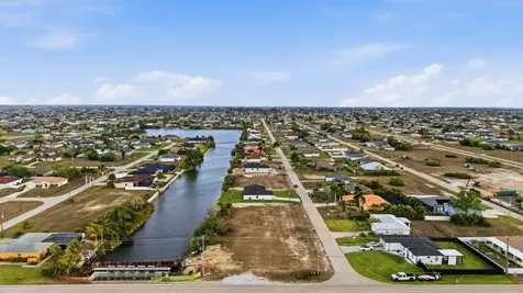 1525 NW 17th Street Cape Coral FL 33993