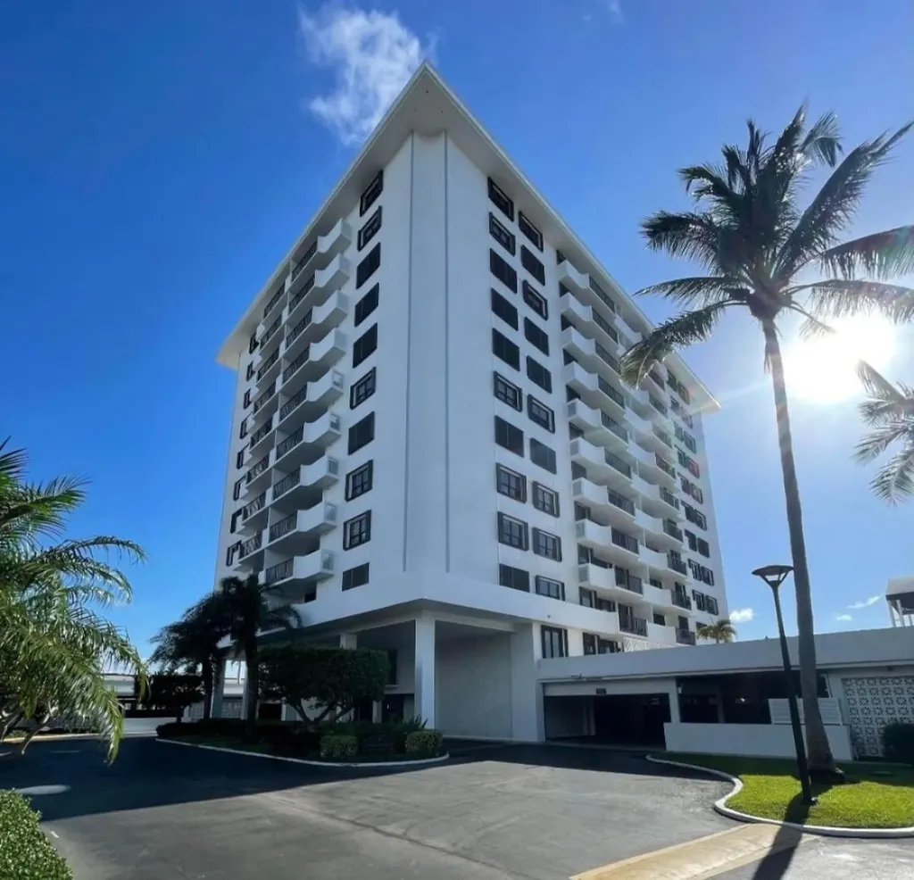 1208 Marine Way North Palm Beach FL 33408
