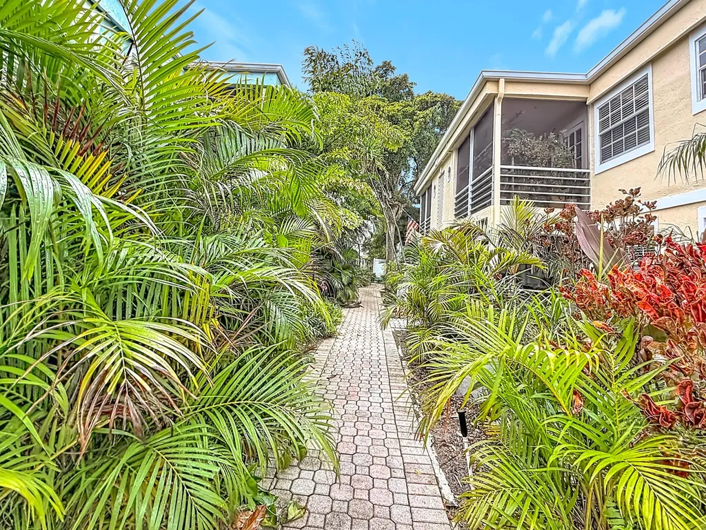 305 SE 11th Avenue Pompano Beach FL 33060
