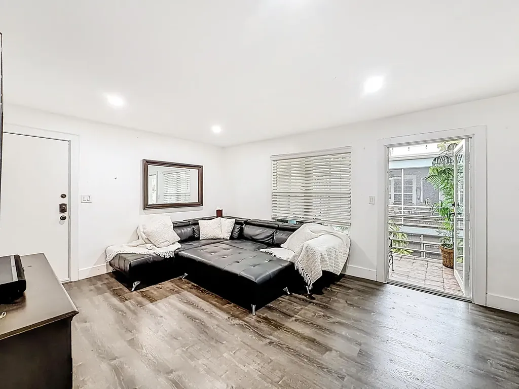 305 SE 11th Avenue Pompano Beach FL 33060