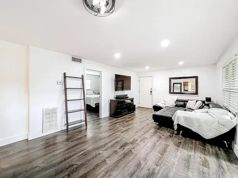 305 SE 11th Avenue Pompano Beach FL 33060