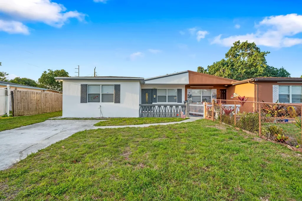 5042 Eadie Place West Palm Beach FL 33407