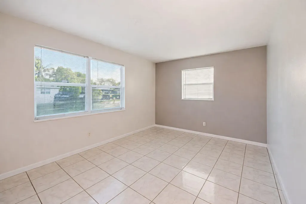 5042 Eadie Place West Palm Beach FL 33407