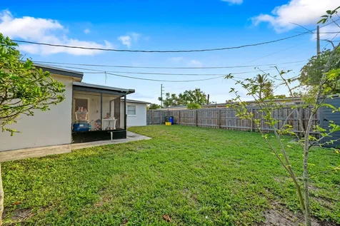 5042 Eadie Place West Palm Beach FL 33407