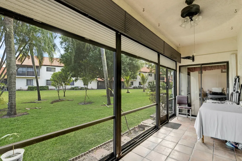 3 Vía De Casas Sur Boynton Beach FL 33426