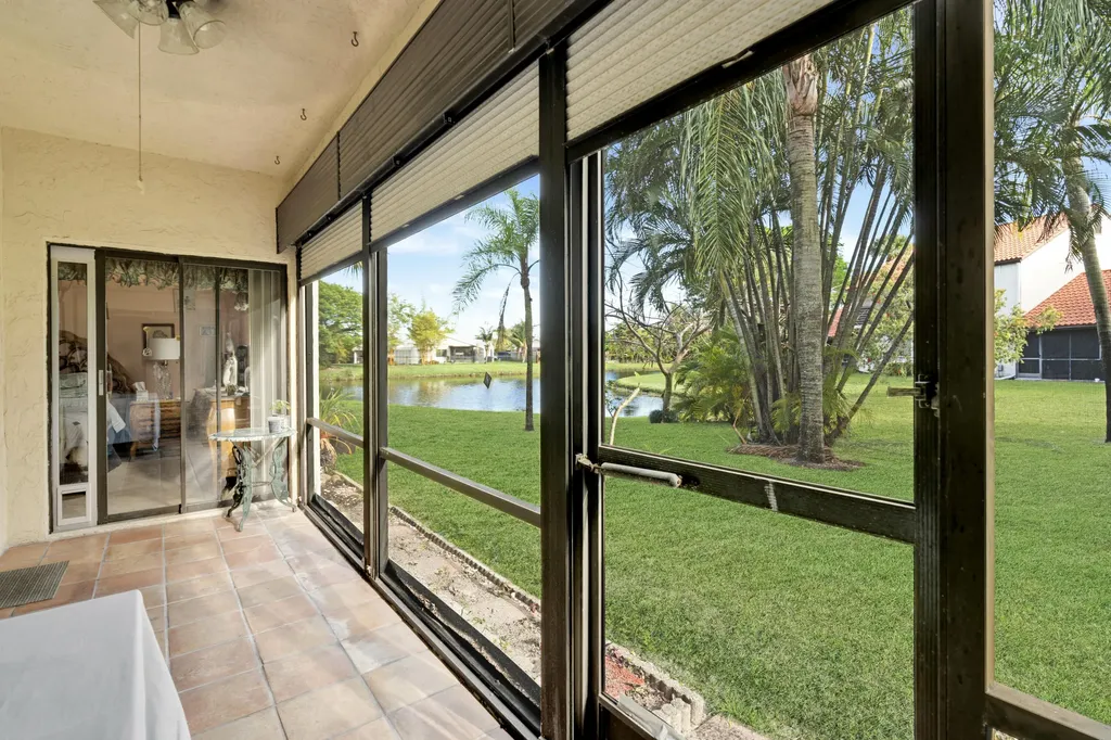3 Vía De Casas Sur Boynton Beach FL 33426