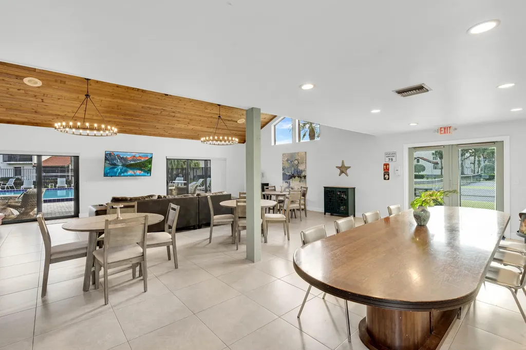 3 Vía De Casas Sur Boynton Beach FL 33426